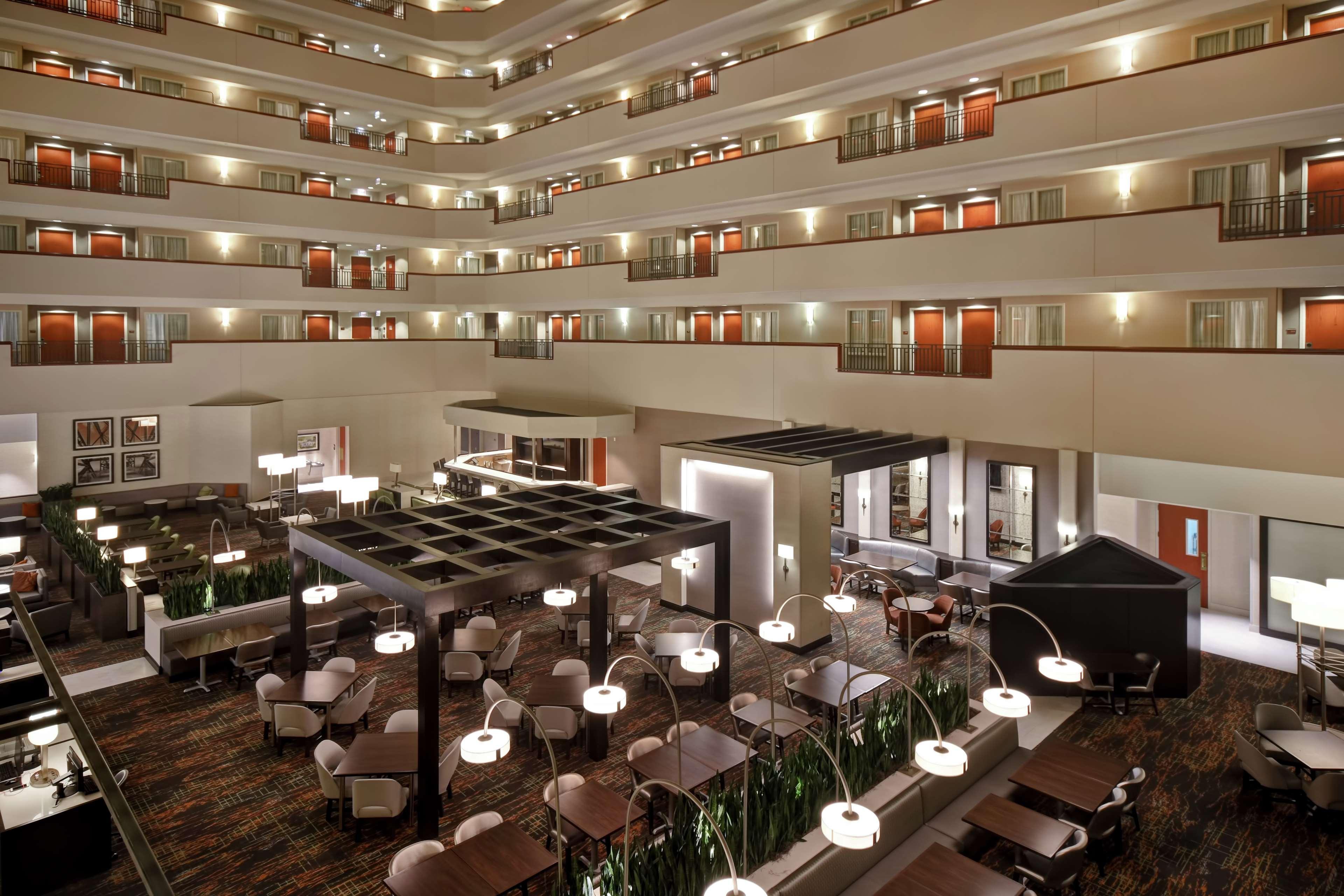 Embassy Suites Little Rock Exterior photo