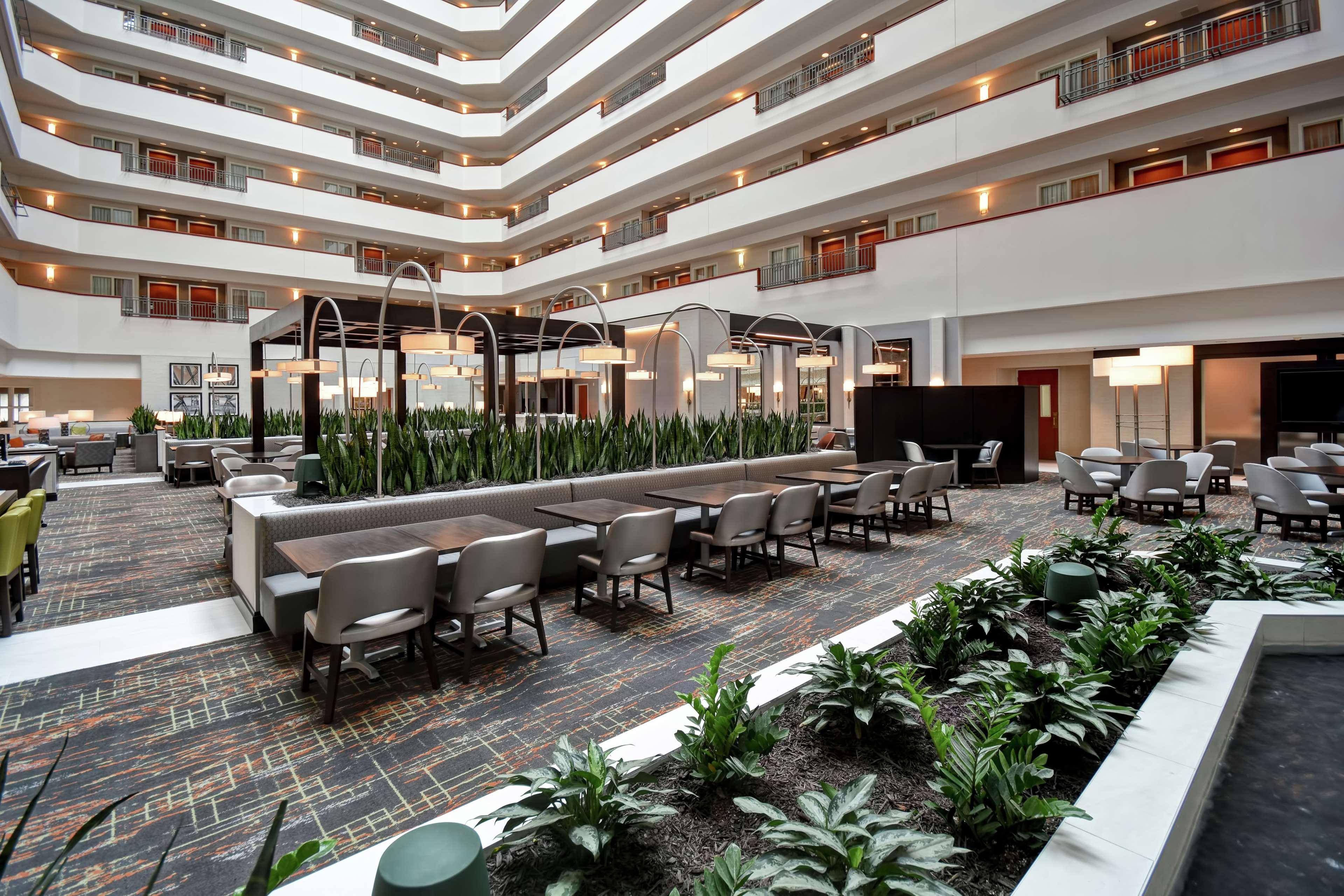 Embassy Suites Little Rock Exterior photo