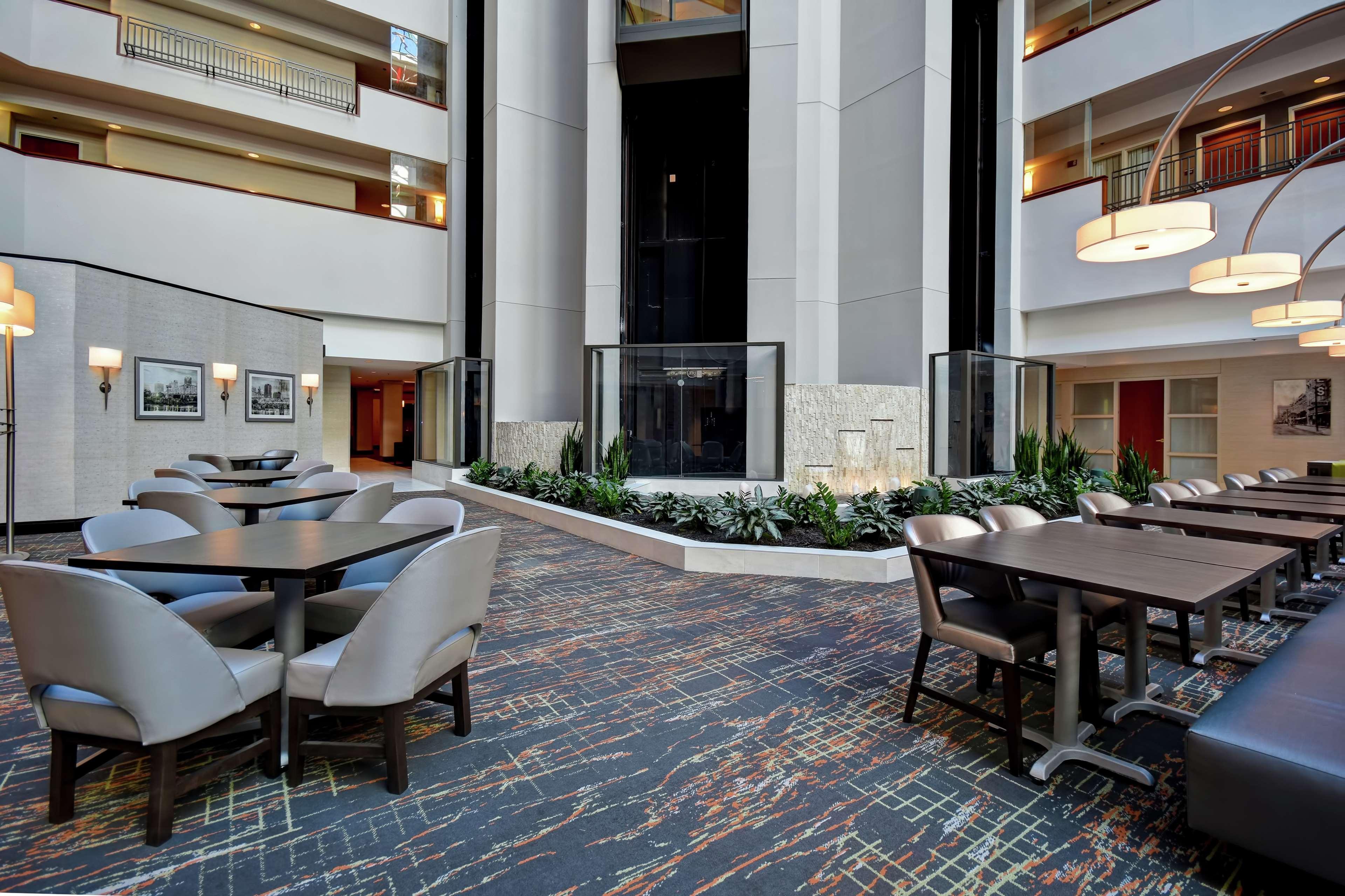 Embassy Suites Little Rock Exterior photo