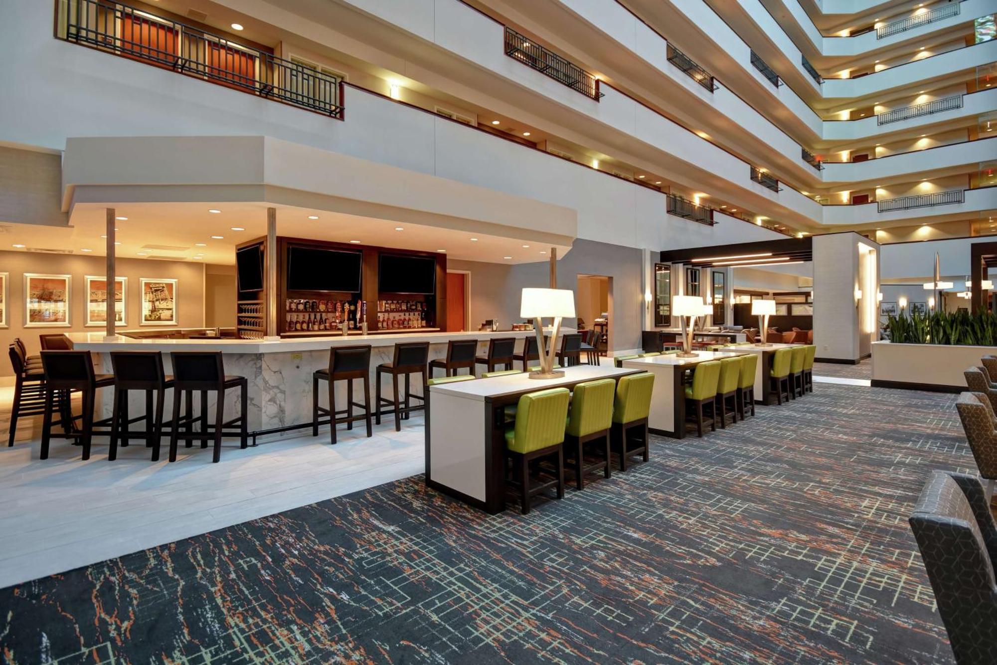 Embassy Suites Little Rock Exterior photo